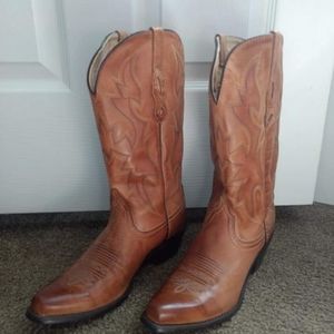 Size 7-1/2 B Nocona ladies cowboy boots